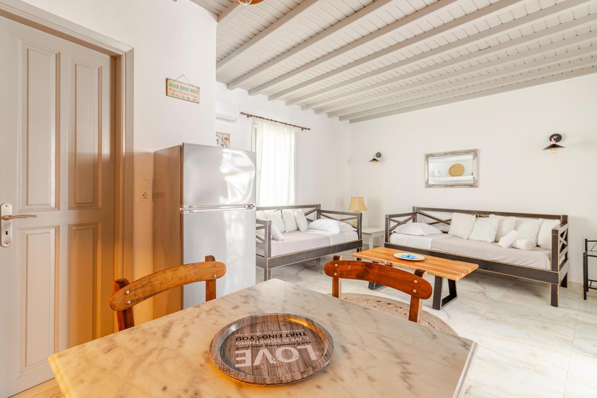 Elenitas Beach House In Ornos 外观 照片